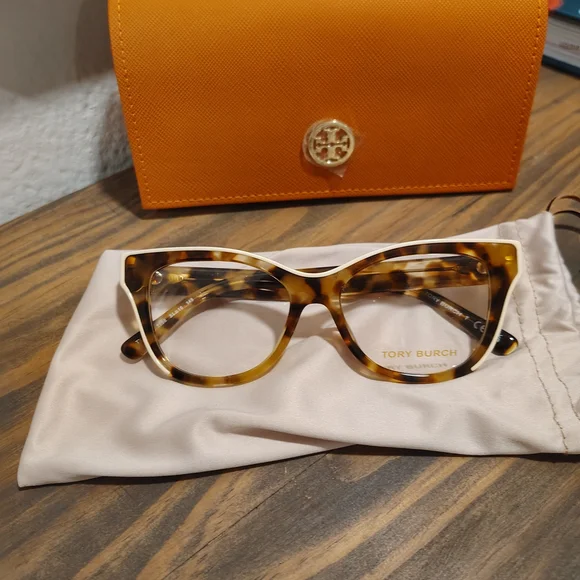 Tory Burch Tortoise Glasses with Bold Orange Case - Picture 4 of 8